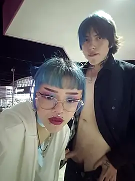 Sateh_and_Hikary's Live XXX Chat
