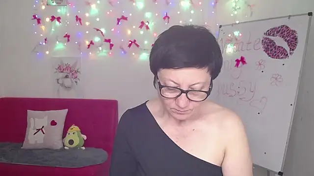 EmilyL0ve Live XXX-chat