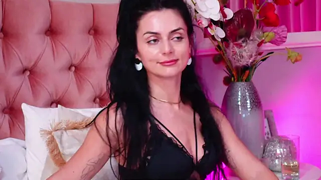 LadyAnyaa's Live XXX Chat