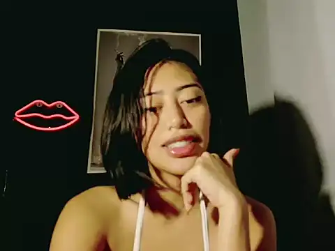 LittleHermes Show in webcam