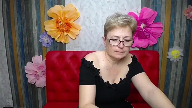EmiliaGree – Naživo XXX chat