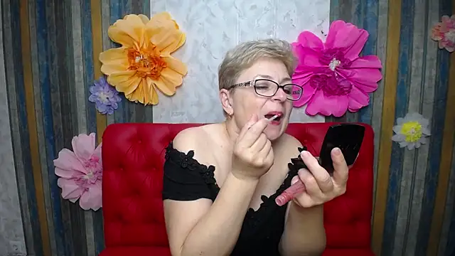 EmiliaGree Chat XXX live