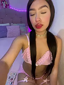Miakittyyy live XXX chat