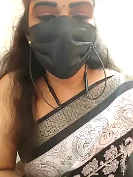 soundharya_tamil Adlı Modelin Canlı XXX Sohbeti