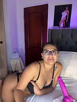 ema_zoe's Live XXX Chat