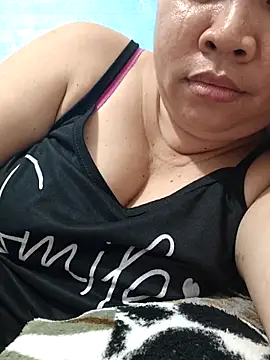 Sweetlorie_83: διαδικτυακό σόου στην κάμερα