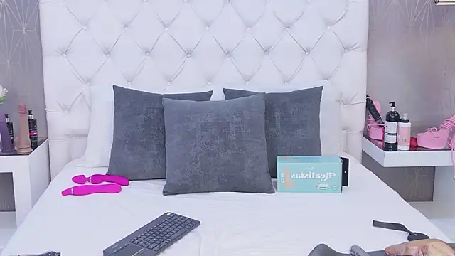 AntonellaEscudero's Live XXX Chat