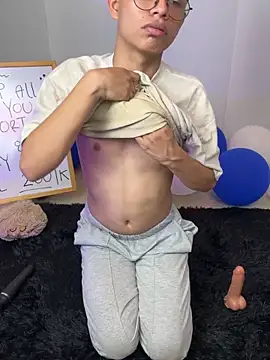 Show modela Asher_Young na web-kameri