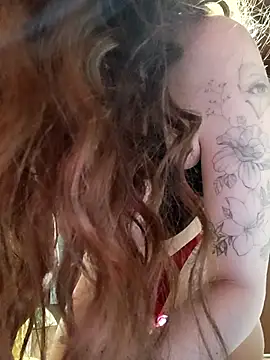 Chat +18 de CurlyElisa ao vivo