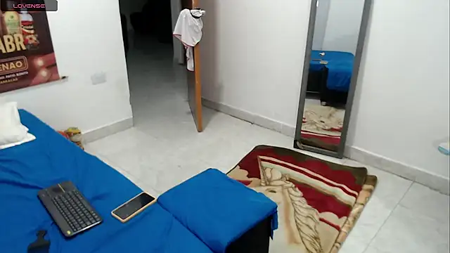 LAURA_Foxht 现场XXX聊天