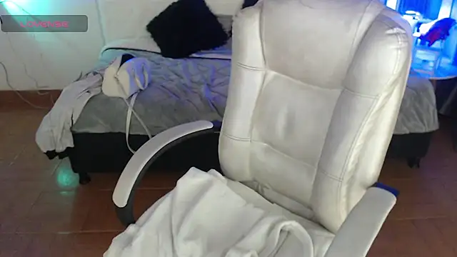 Tiana_27 现场XXX聊天