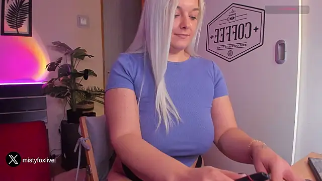_mistyfoxn Live XXX chat