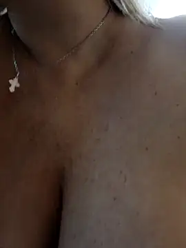 Онлайн чат XXX Liana_MilfHot