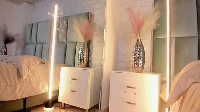 HollyPeach Live XXX-chat