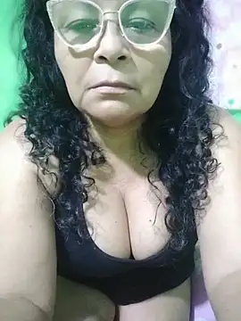 Amarantha25 Adlı Modelin Canlı XXX Sohbeti