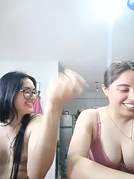 Just_Isaa's Live XXX Chat