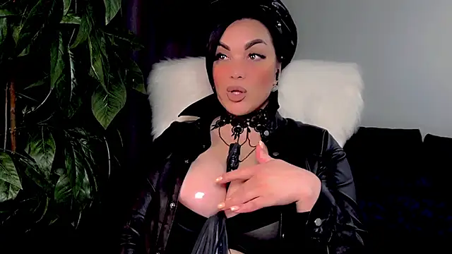 عرض كام QueenOfUrKink