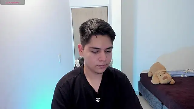 Show modela Asta_YunoXXX na web-kameri