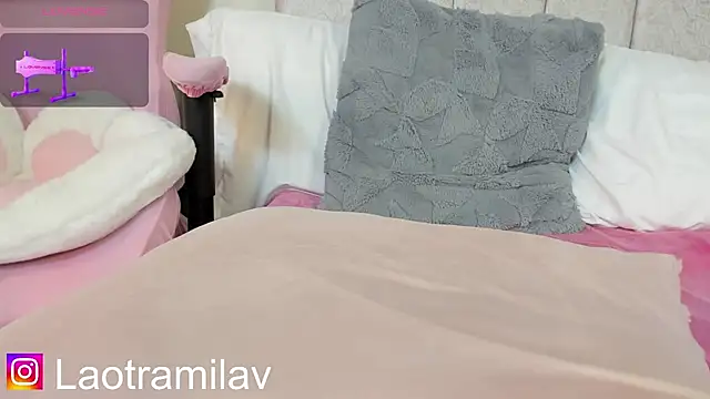 MilaVelour's Live XXX Chat