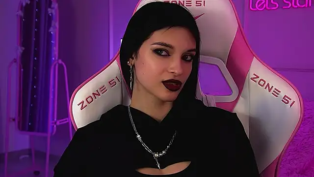 BeverlyMost Adlı Modelin Canlı XXX Sohbeti