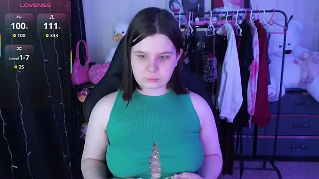 AmyVibess Adlı Modelin Canlı XXX Sohbeti