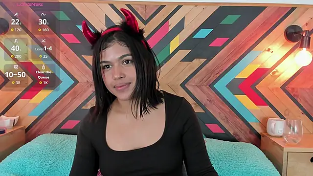 NaiirobiSwan's Live XXX Chat