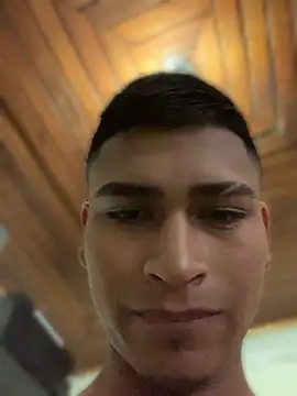 Emiliano_Reyes Webcam-Show