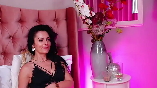 LadyAnyaa Chat XXX in diretta