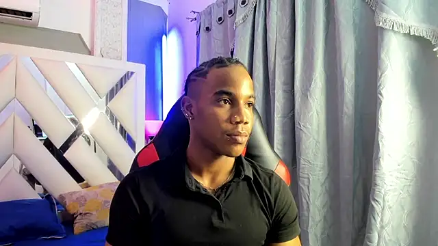 axel_silva4 Adlı Modelin Canlı XXX Sohbeti