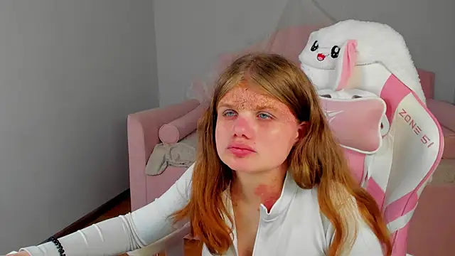 ChloeHalses élő XXX-chatje