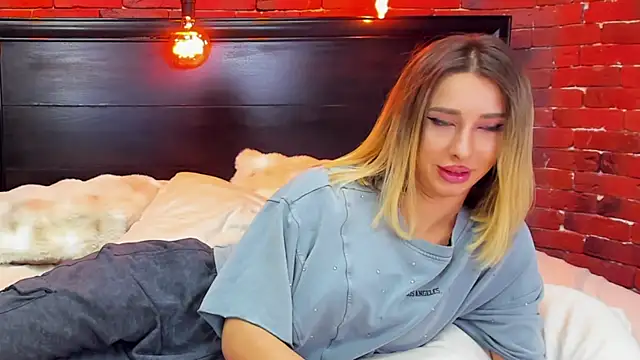 ChristynaRoss Adlı Modelin Canlı XXX Sohbeti