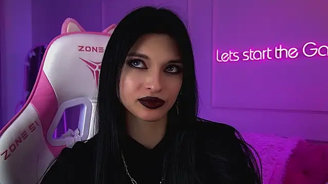 BeverlyMost live XXX chat