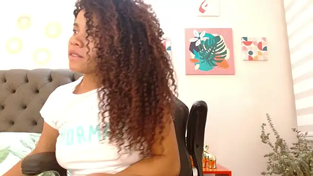 Valentina-Ferrer Chat XXX in diretta