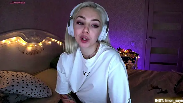 LillyMoure_ Chat XXX in diretta