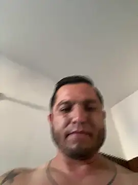 HOTB0Y18 webkamerás műsora