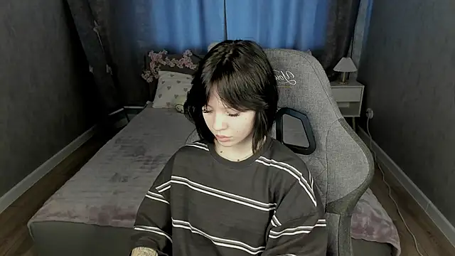 Loly_Cuttie Chat XXX in diretta