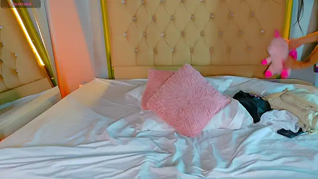 دردشة ChloeSterling الجنسية المباشرة