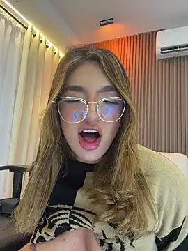 jenn_fit Show in webcam