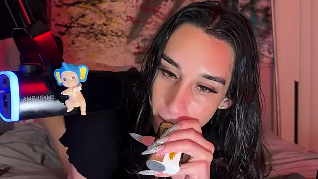 xoFrankie Show in webcam