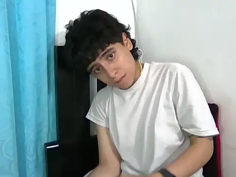 Chat +18 de LatinHeatX22 ao vivo