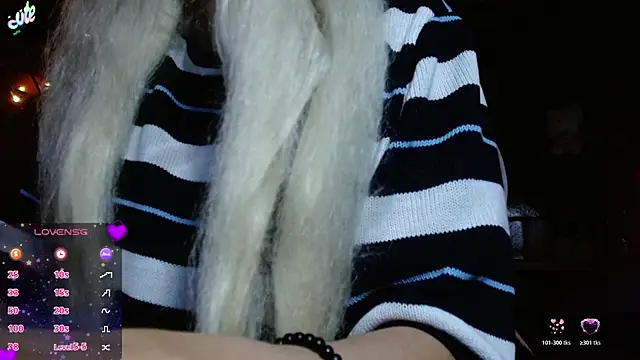 MidoriQuiinn live XXX chat