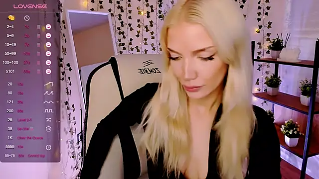 AnyaTaylor_ Live XXX-Chat