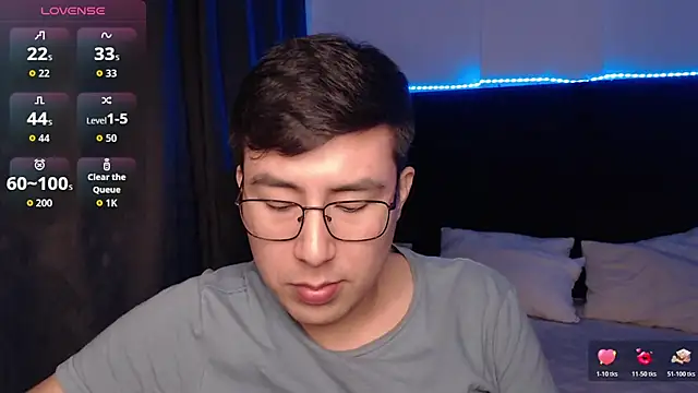 andrewmhilton_'s Webcam Show