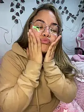 Lindalatina2001's Live XXX Chat