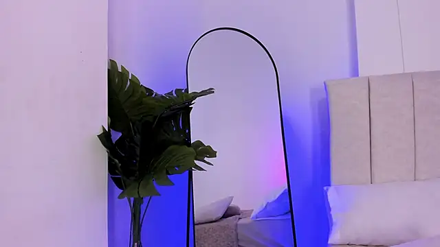 دردشة KaliBloom الجنسية المباشرة