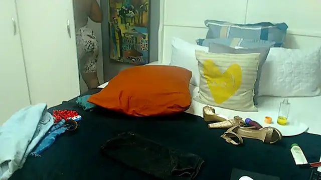 Show modela Brunettedevon33 na web-kameri