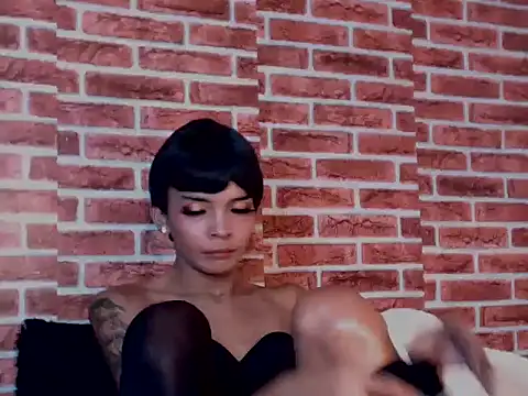 Show modela PHLauraLove na web-kameri