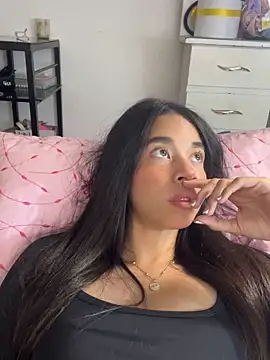Milleradhara24 – Naživo XXX chat