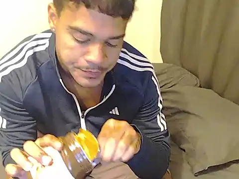 Ugh_Manux Webcam-Show