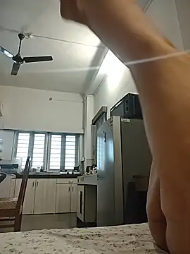 NakedMILFx élő XXX-chatje